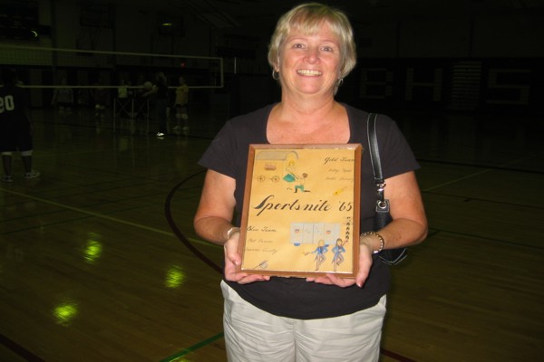 ../image/joan's reunion,bitsy& sportsnight placque 9,2005 060.jpg